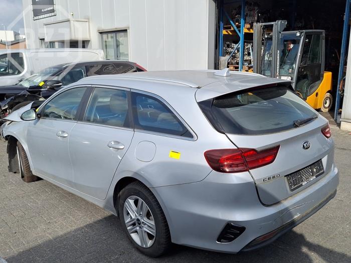 Kia Ceed Sportswagon 1.0i T-GDi 12V Sloopvoertuig (2022, Metallic, Zilver)