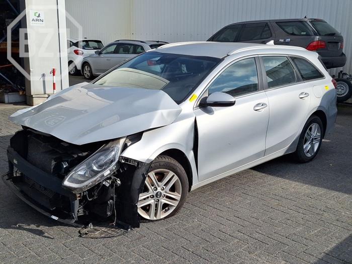 Kia Ceed Sportswagon 1.0i T-GDi 12V Sloopvoertuig (2022, Metallic, Zilver)
