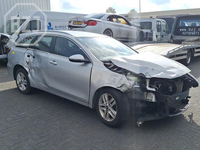 Kia Ceed Sportswagon 1.0i T-GDi 12V Sloopvoertuig (2022, Metallic, Zilver)