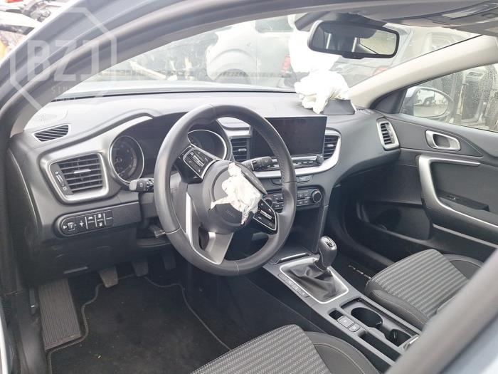 Kia Ceed Sportswagon 1.0i T-GDi 12V Skrotfordon (2022, METALLIC GRIJS)