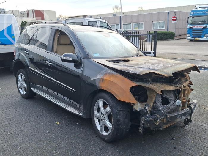 Mercedes ML II 3.5 350 4-Matic V6 24V Sloopvoertuig (2008, Metallic, Zwart)