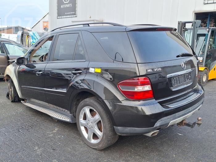 Mercedes ML II 3.5 350 4-Matic V6 24V Sloopvoertuig (2008, Metallic, Zwart)