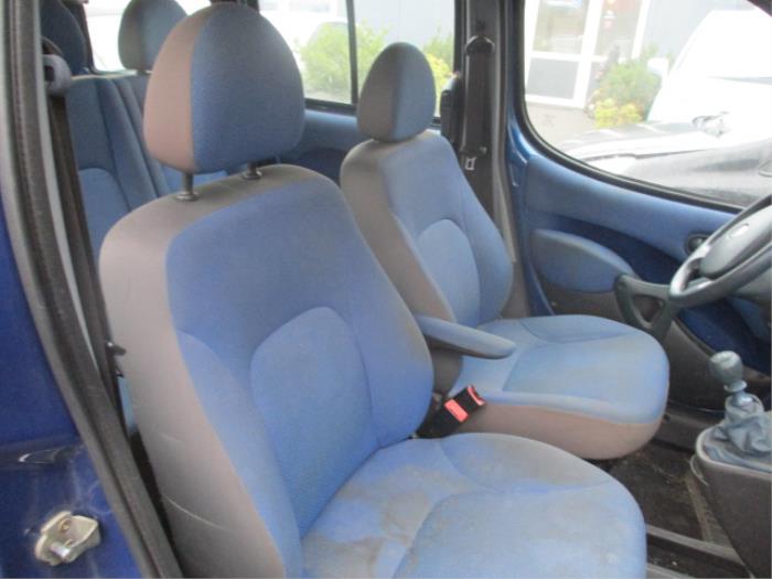 Fiat Doblo 1.6 16V Samochód złomowany (2002, Niebieski)