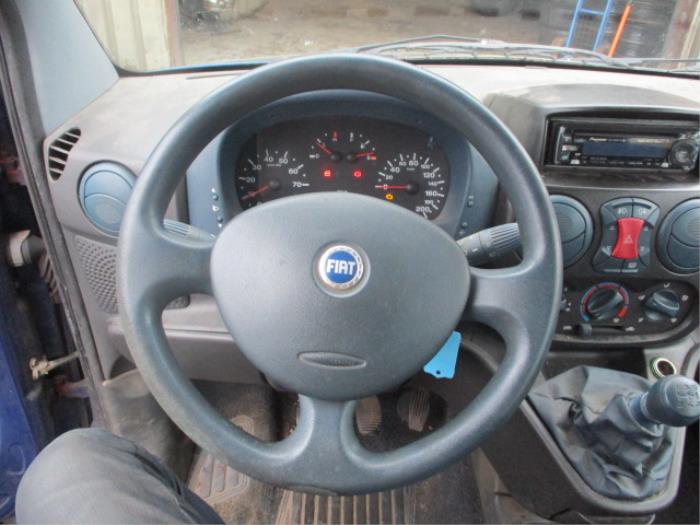 Fiat Doblo 1.6 16V Samochód złomowany (2002, Niebieski)