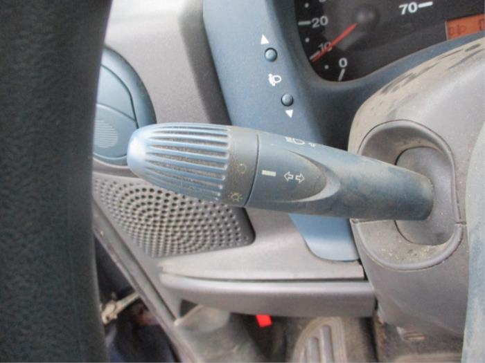 Fiat Doblo 1.6 16V Samochód złomowany (2002, Niebieski)