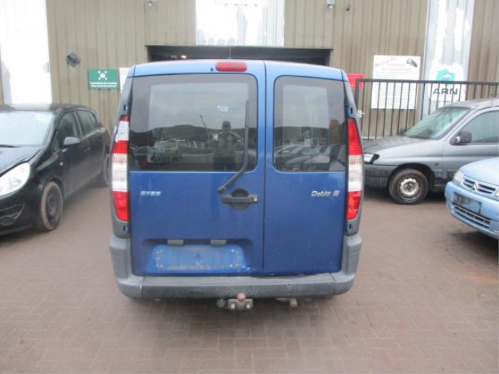 Fiat Doblo 1.6 16V Samochód złomowany (2002, Niebieski)