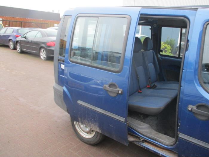 Fiat Doblo 1.6 16V Samochód złomowany (2002, Niebieski)