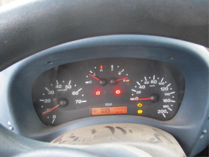 Fiat Doblo 1.6 16V Samochód złomowany (2002, Niebieski)