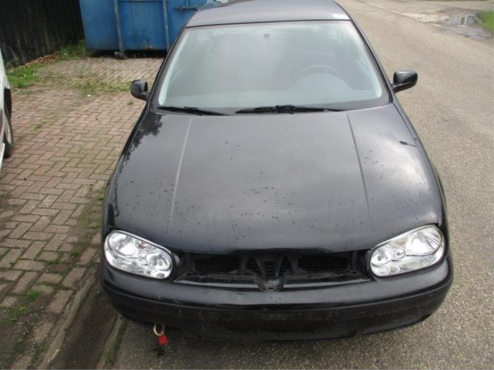 Volkswagen Golf IV 1.6 Skrotfordon (1998, ZWART)