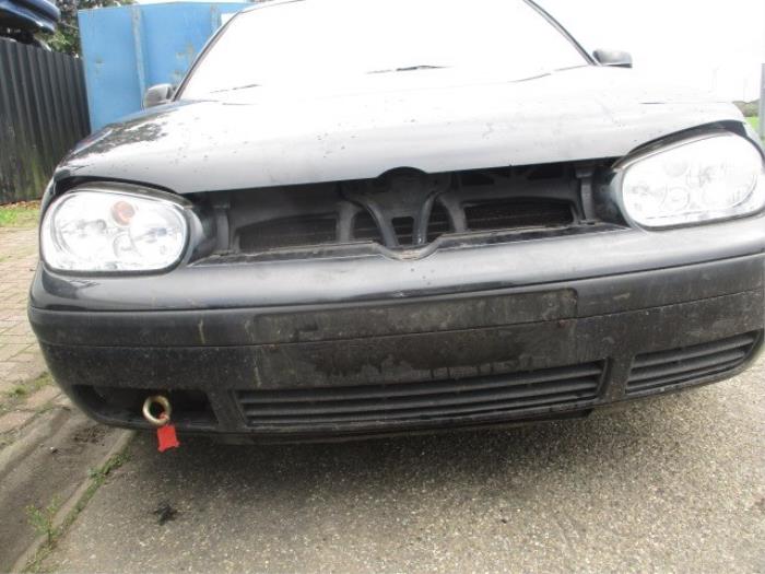 Volkswagen Golf IV 1.6 Skrotfordon (1998, ZWART)