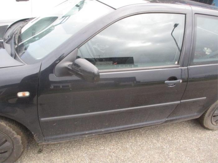 Volkswagen Golf IV 1.6 Skrotfordon (1998, ZWART)