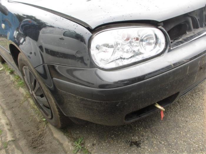 Volkswagen Golf IV 1.6 Skrotfordon (1998, ZWART)