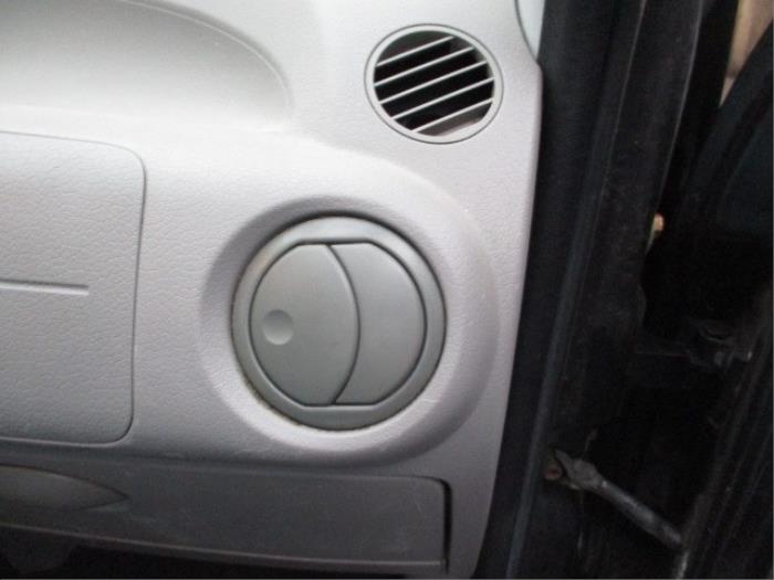 Fiat Panda 1.2 Fire Skrotfordon (2005, ZWART)