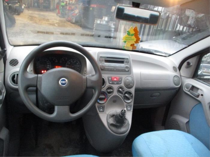 Fiat Panda 1.2 Fire Skrotfordon (2005, ZWART)