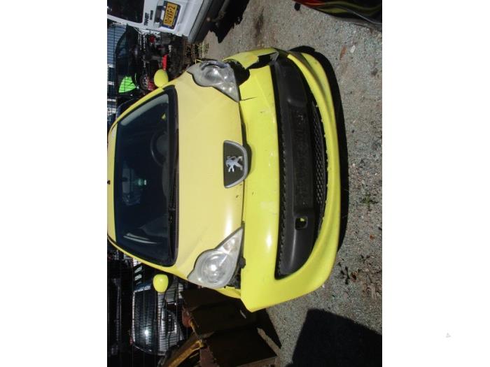 Peugeot 107 1.0 12V Samochód złomowany (2006, Zólty)