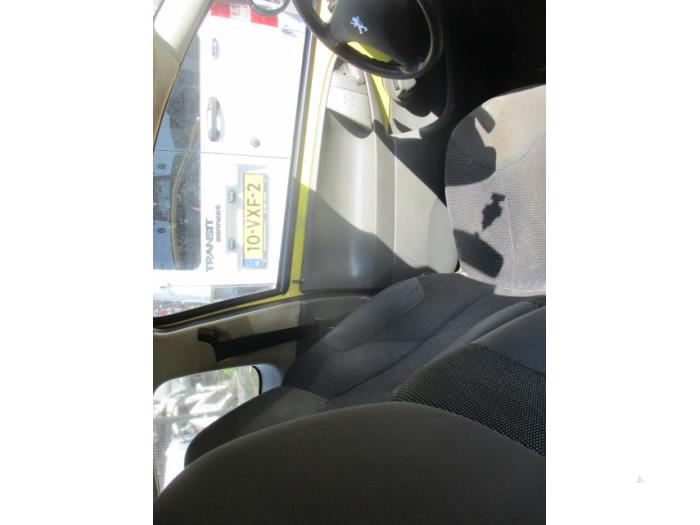 Peugeot 107 1.0 12V Samochód złomowany (2006, Zólty)