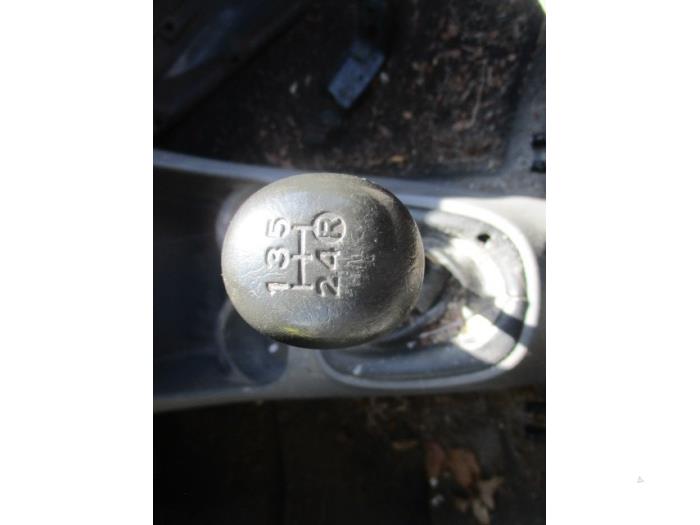 Peugeot 107 1.0 12V Samochód złomowany (2006, Zólty)