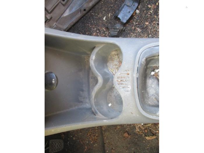 Peugeot 107 1.0 12V Samochód złomowany (2006, Zólty)