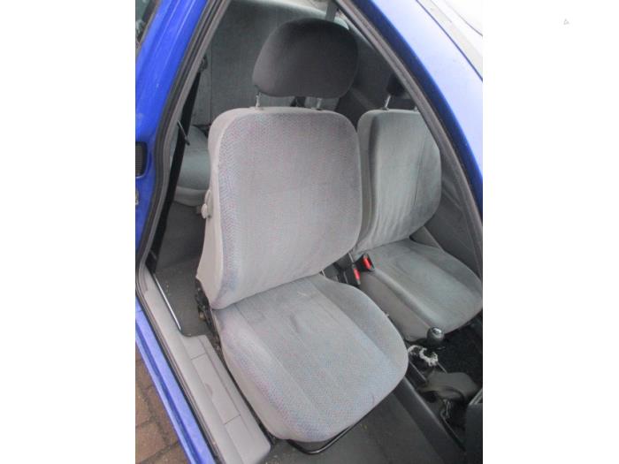 Opel Corsa B 1.4i Van Skrotfordon (1996, BLAUW)