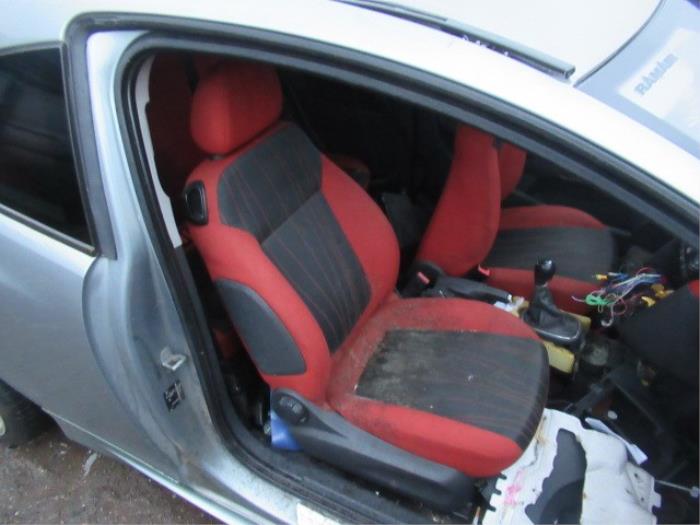 Opel Corsa D 1.3 CDTi 16V ecoFLEX Samochód złomowany (2011, Szary)