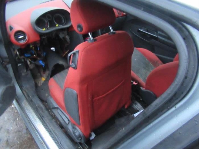 Opel Corsa D 1.3 CDTi 16V ecoFLEX Samochód złomowany (2011, Szary)