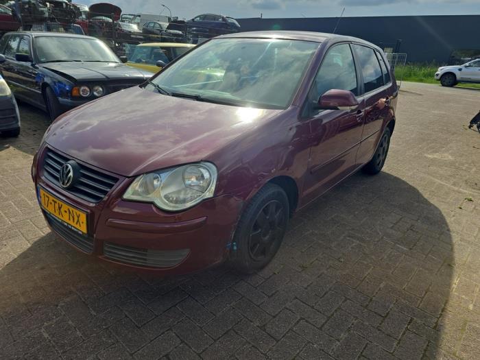 Volkswagen Polo IV 1.4 16V Skrotfordon (2006, ROOD)