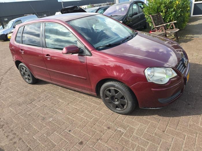 Volkswagen Polo IV 1.4 16V Skrotfordon (2006, ROOD)