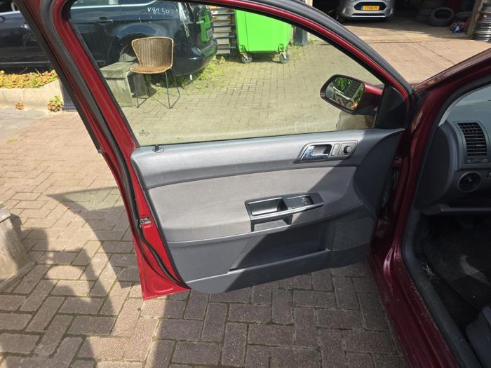 Volkswagen Polo IV 1.4 16V Skrotfordon (2006, ROOD)