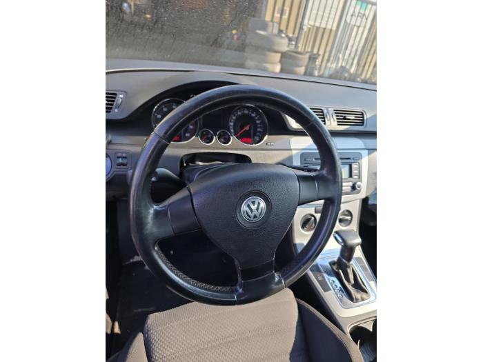 Volkswagen Passat Variant 2.0 FSI 16V Samochód złomowany (2006, Szary)