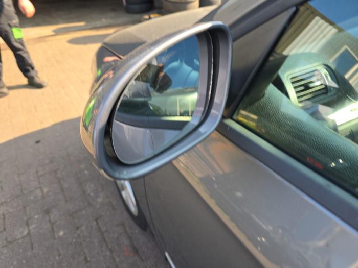 Volkswagen Passat Variant 2.0 FSI 16V Samochód złomowany (2006, Szary)