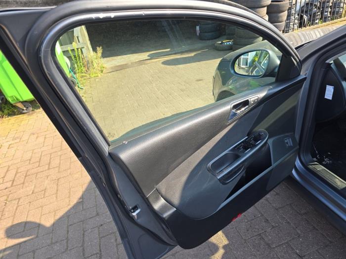 Volkswagen Passat Variant 2.0 FSI 16V Samochód złomowany (2006, Szary)