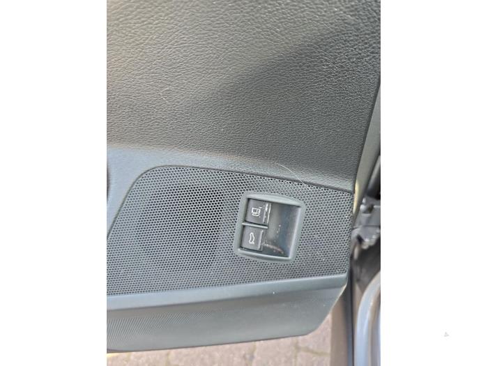 Volkswagen Passat Variant 2.0 FSI 16V Samochód złomowany (2006, Szary)