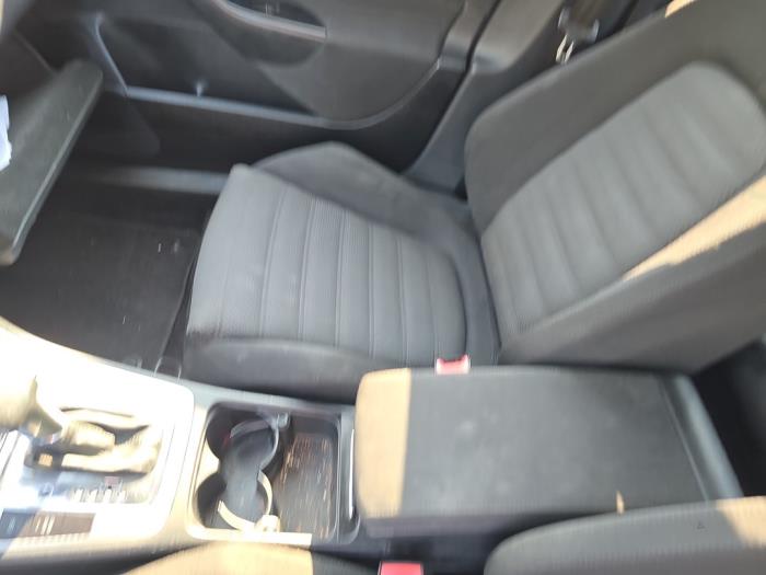 Volkswagen Passat Variant 2.0 FSI 16V Samochód złomowany (2006, Szary)