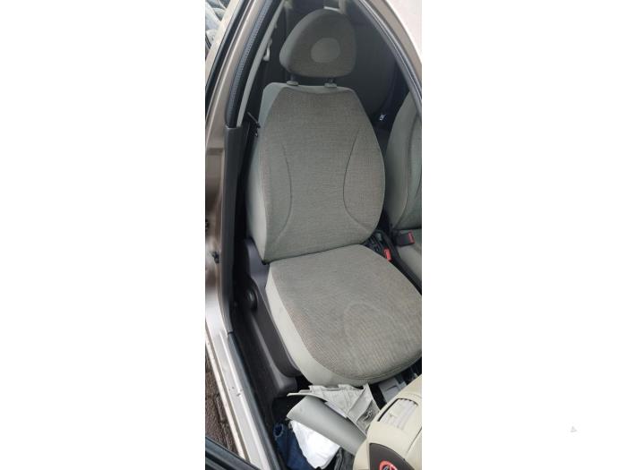 Nissan Micra 1.2 16V Samochód złomowany (2007, Brazowy)