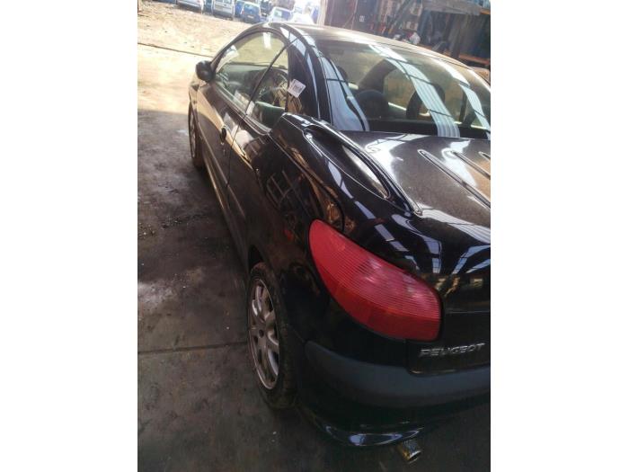 Peugeot 206 CC 2.0 16V Sloopvoertuig (2003, Zwart)