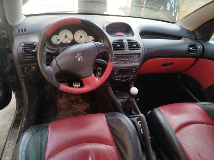 Peugeot 206 CC 2.0 16V Sloopvoertuig (2003, Zwart)