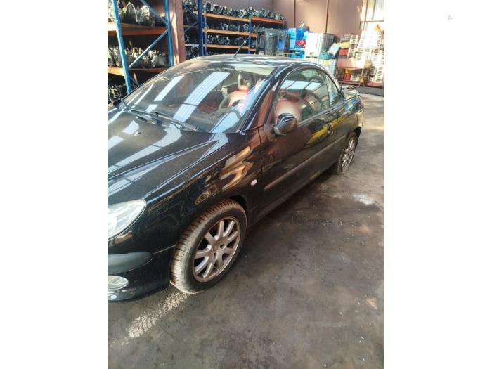 Peugeot 206 CC 2.0 16V Sloopvoertuig (2003, Zwart)