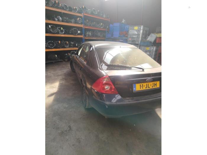 Ford Mondeo III 2.0 16V Sloopvoertuig (2002, Zwart)