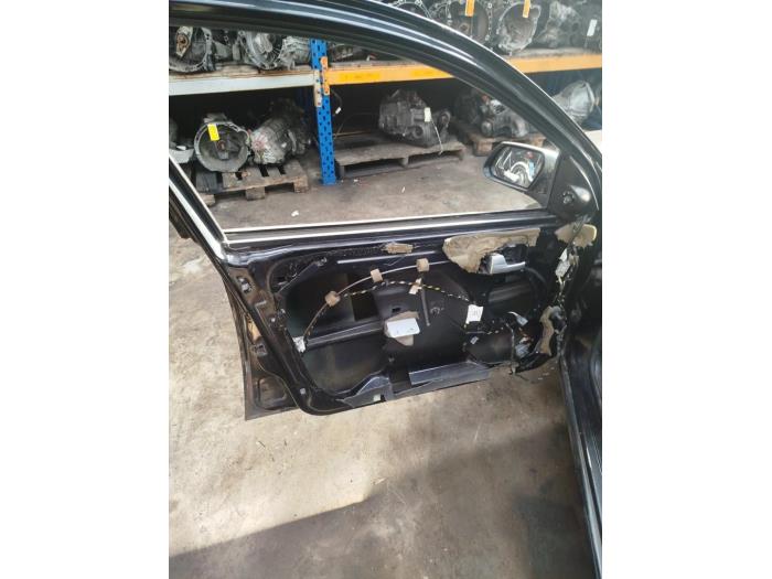 Ford Mondeo III 2.0 16V Sloopvoertuig (2002, Zwart)