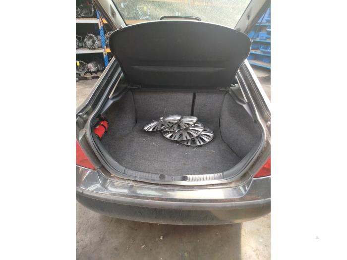 Ford Mondeo III 2.0 16V Sloopvoertuig (2002, Zwart)