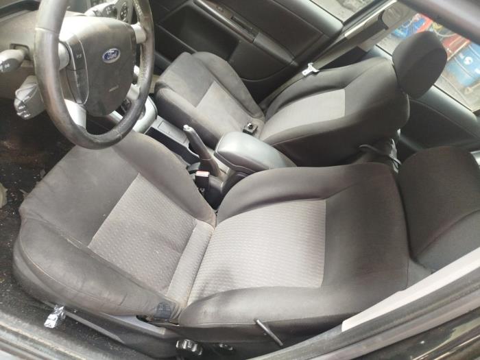 Ford Mondeo III 2.0 16V Sloopvoertuig (2002, Zwart)