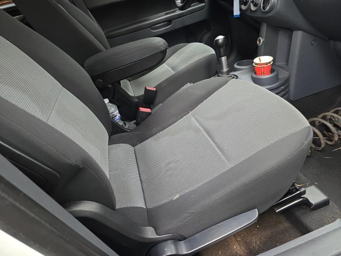 Mitsubishi Colt 1.3 16V Skrotfordon (2012, WIT)