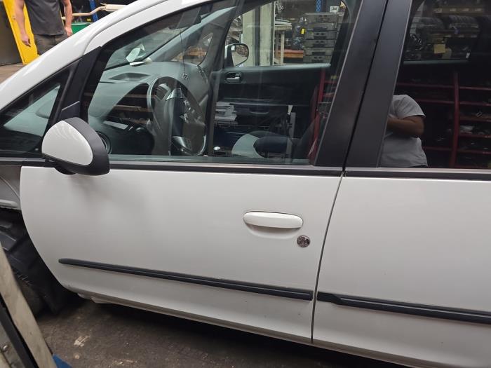 Mitsubishi Colt 1.3 16V Skrotfordon (2012, WIT)