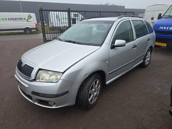 Skoda Fabia 1.4i 16V Sloopvoertuig (2004, Grijs)