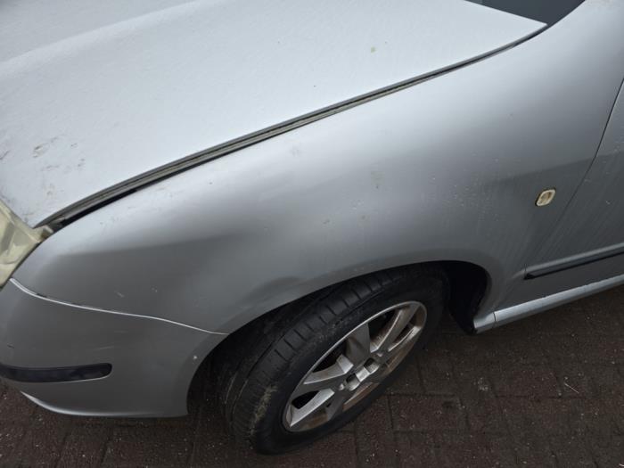 Skoda Fabia 1.4i 16V Sloopvoertuig (2004, Grijs)