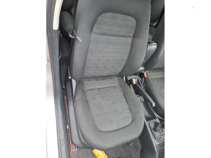 Skoda Fabia 1.4i 16V Sloopvoertuig (2004, Grijs)