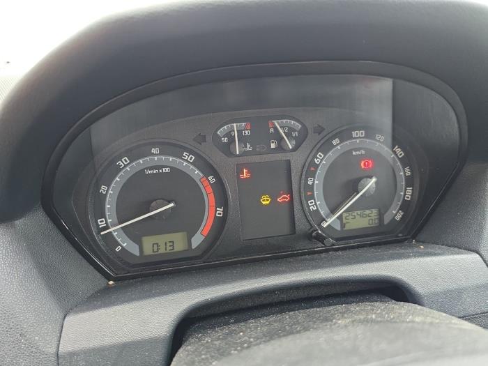 Skoda Fabia 1.4i 16V Sloopvoertuig (2004, Grijs)