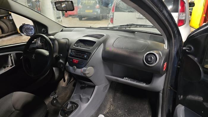 Peugeot 107 1.0 12V Sloopvoertuig (2006, Grijs)