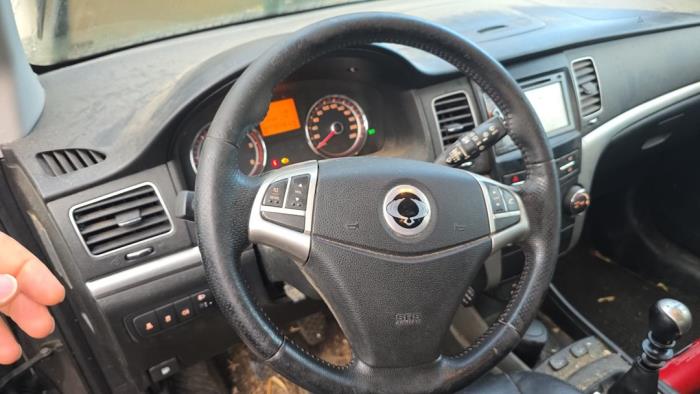 Ssang Yong Korando 2.0 e-XDi 16V 4x4 Skrotfordon (2011, GRIJS)