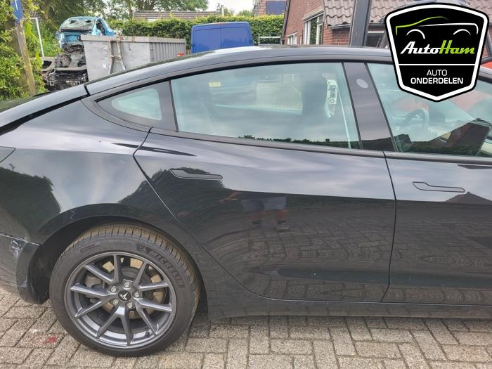 Tesla Model 3 Sloopvoertuig (2022, Zwart)